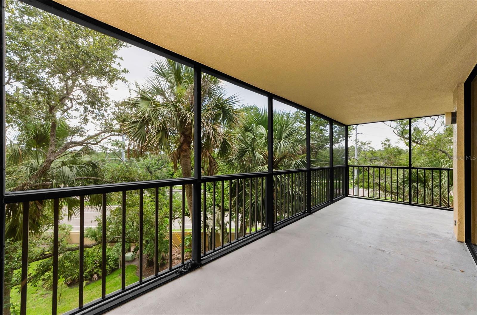 Image 30 of 44 For 3062 Eastland Boulevard 308