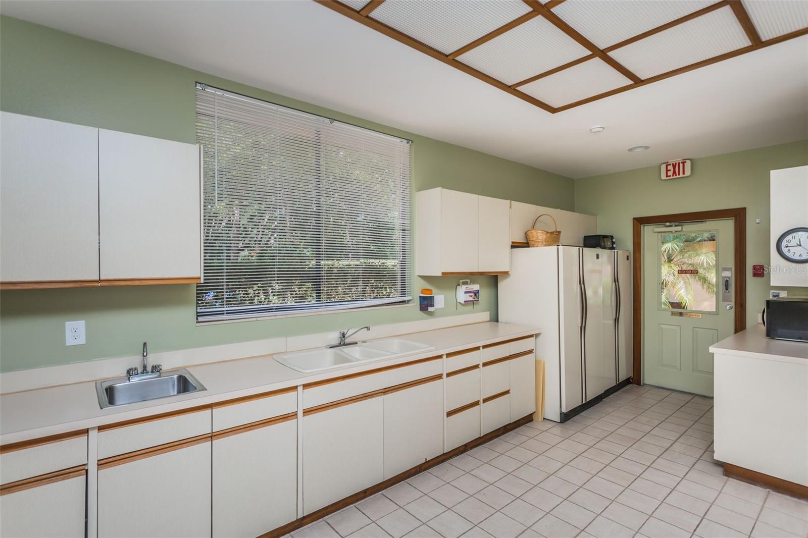 Image 39 of 44 For 3062 Eastland Boulevard 308