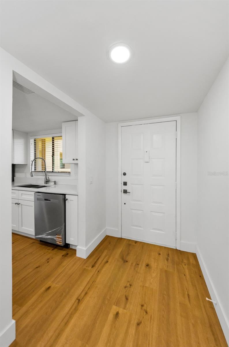 Image 5 of 44 For 3062 Eastland Boulevard 308