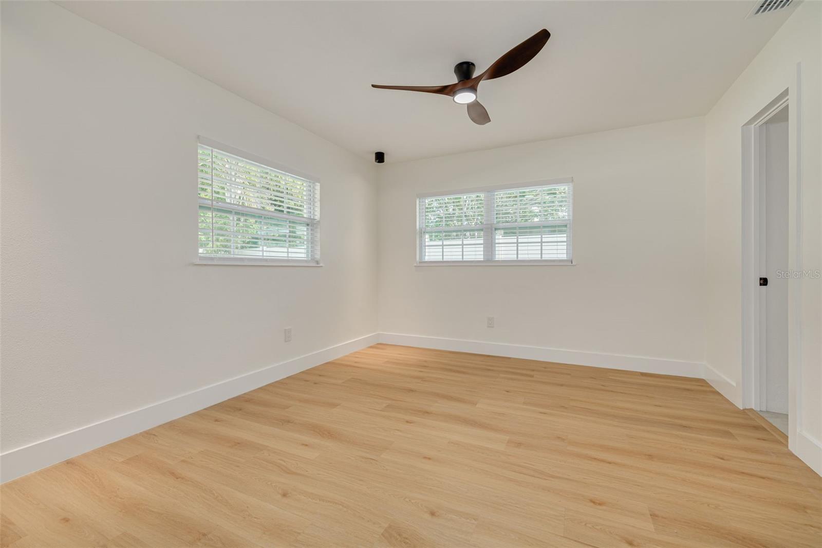 Listing photo id 18 for 1723 Cypress Avenue