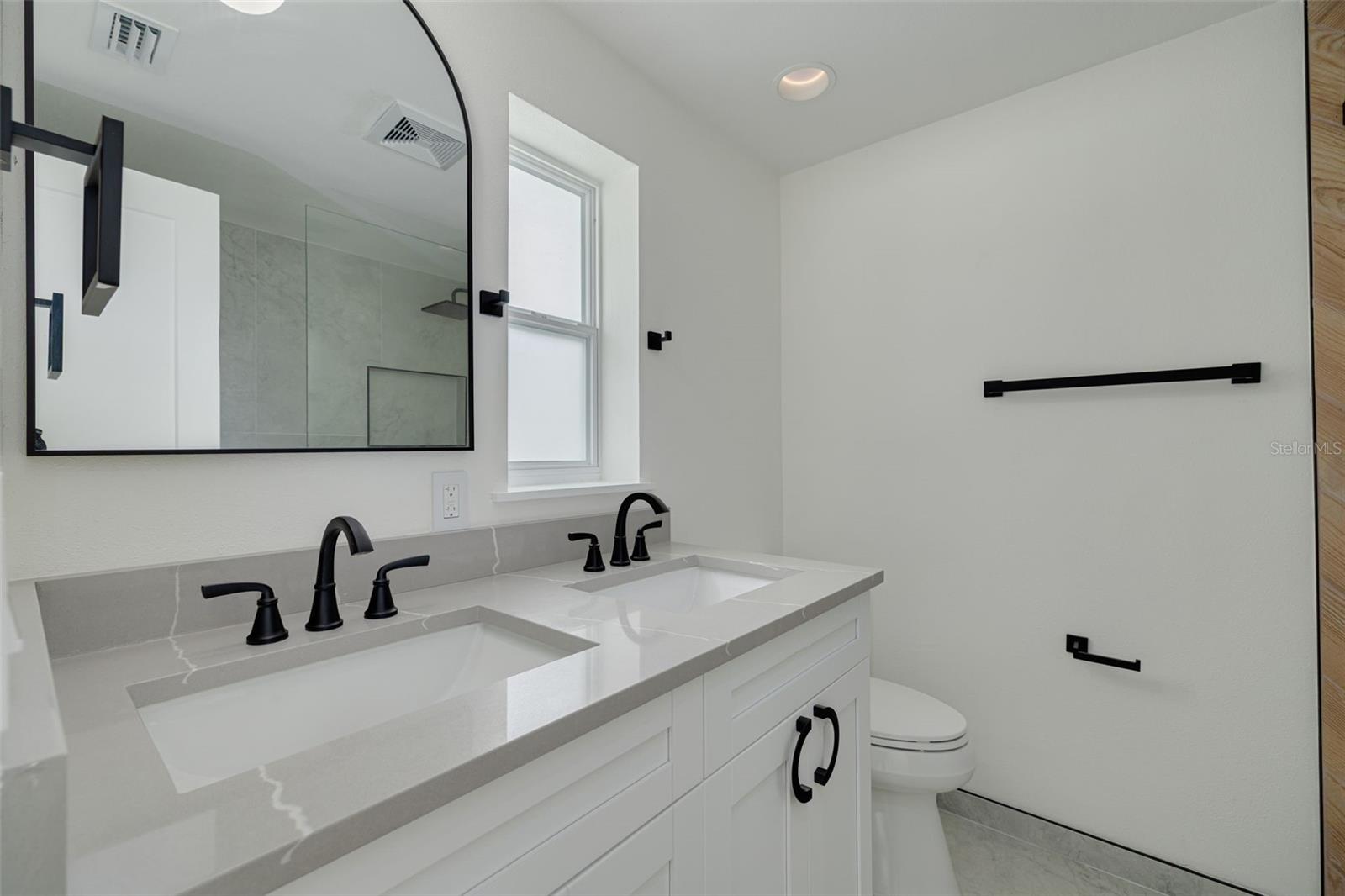 Listing photo id 21 for 1723 Cypress Avenue