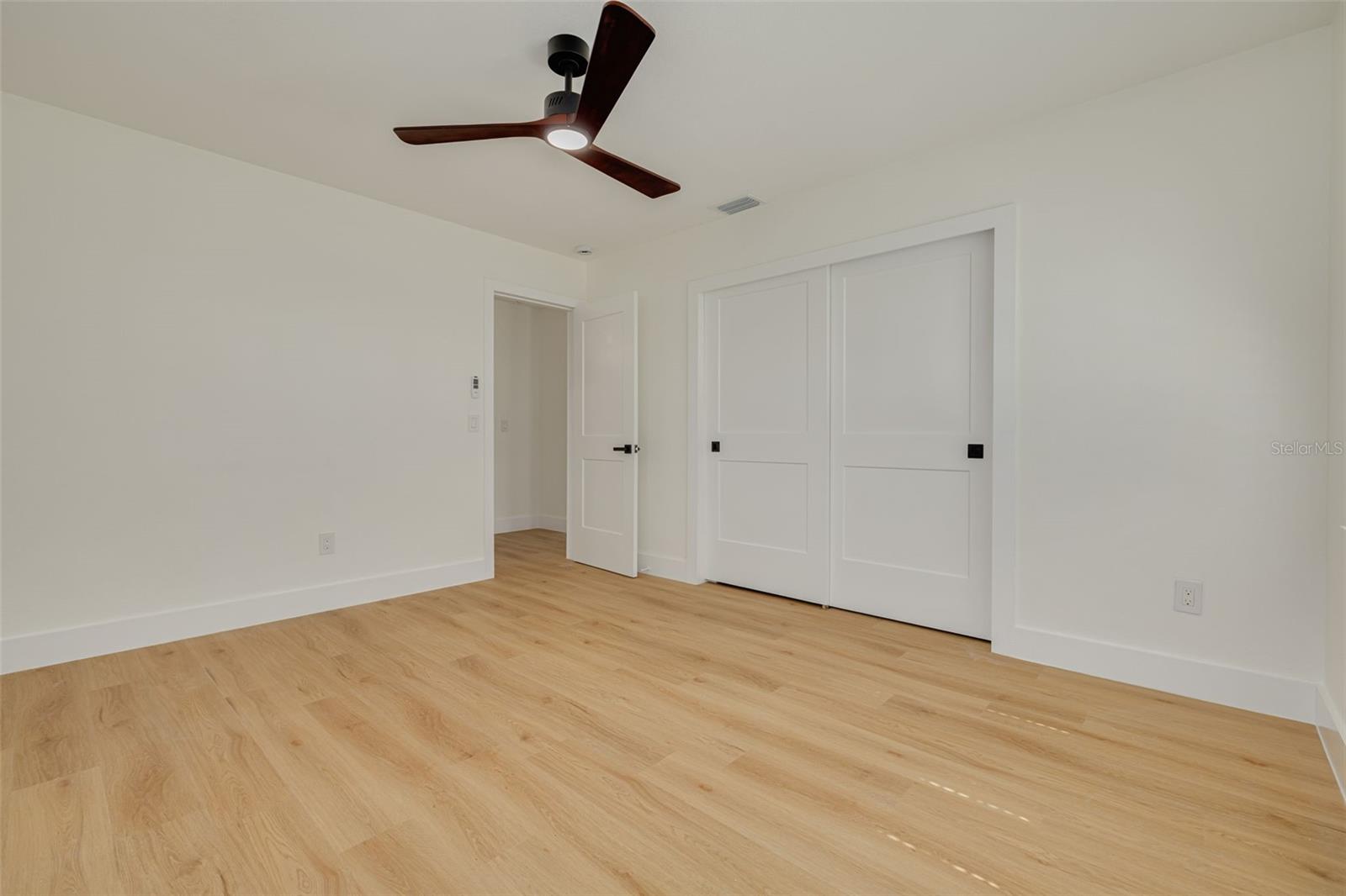Listing photo id 29 for 1723 Cypress Avenue