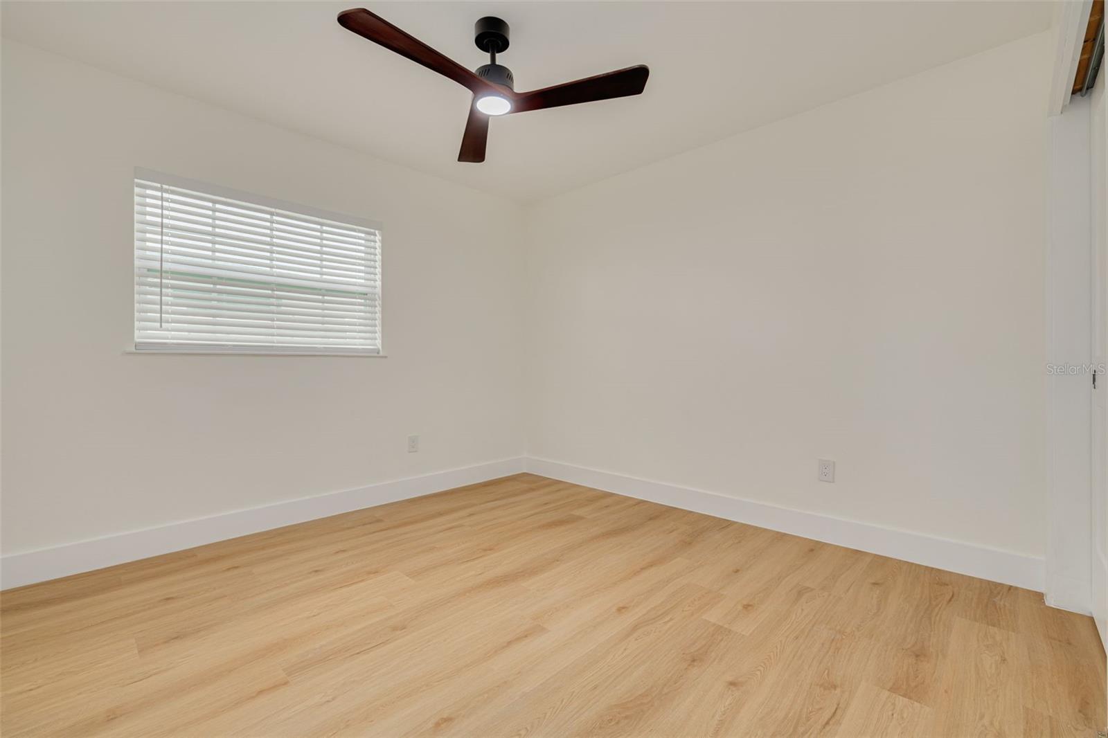 Listing photo id 32 for 1723 Cypress Avenue