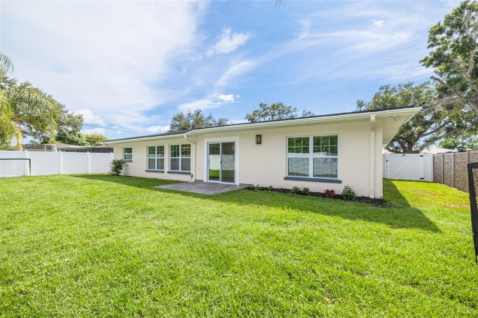 Listing photo id 36 for 1723 Cypress Avenue