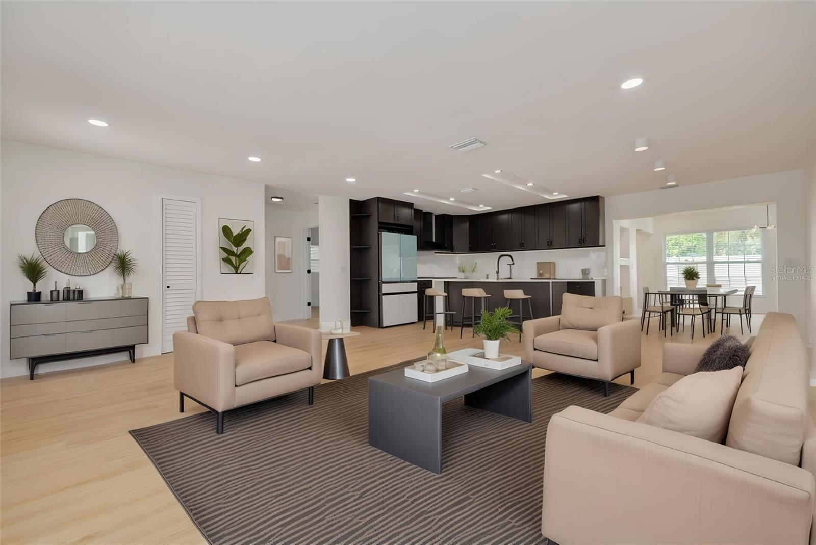 Listing photo id 5 for 1723 Cypress Avenue