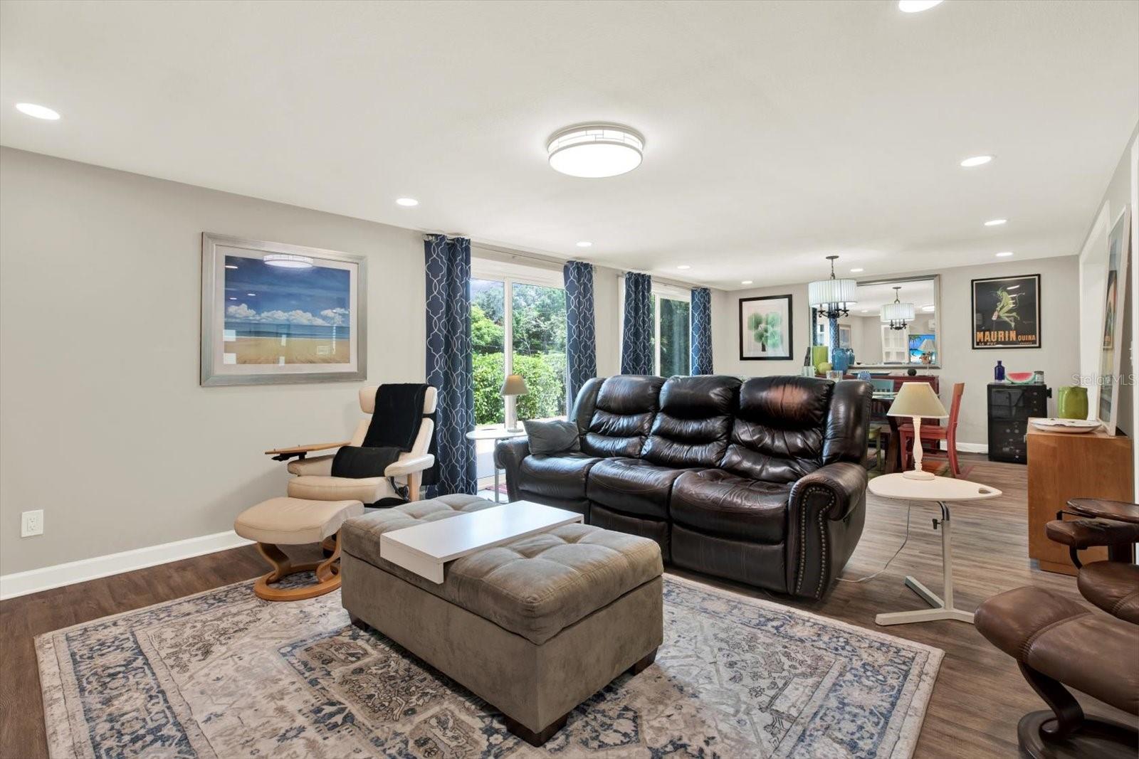 Image 6 of 31 For 1235 Brookside Drive