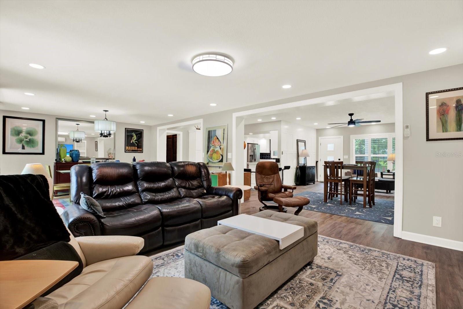 Image 7 of 31 For 1235 Brookside Drive