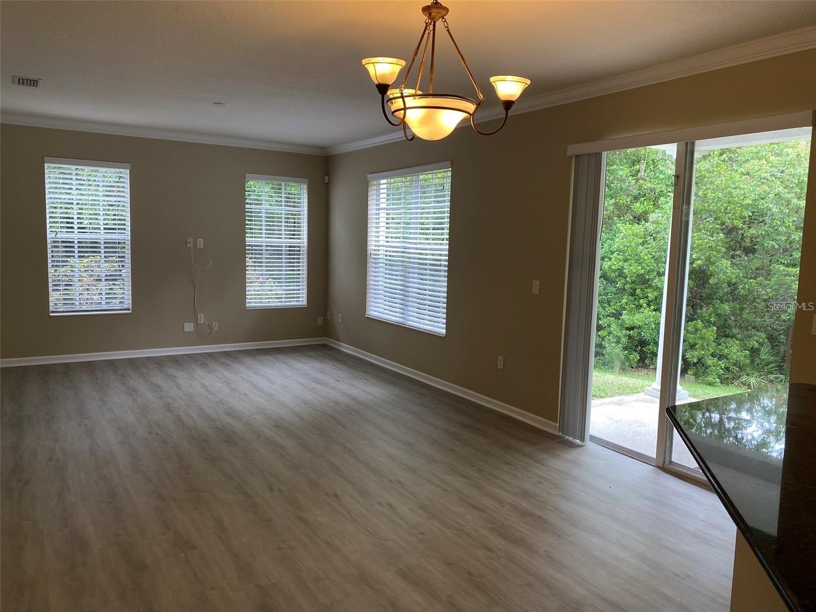 Image 6 of 30 For 8320 Manor Club Circle 4