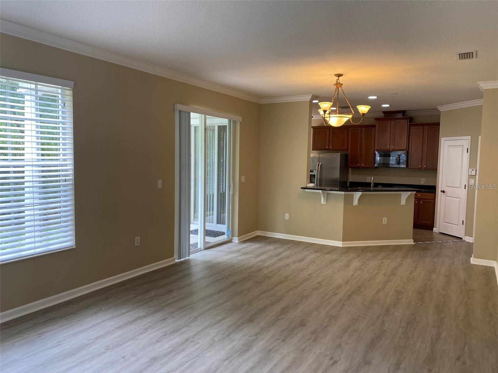 Image 7 of 30 For 8320 Manor Club Circle 4