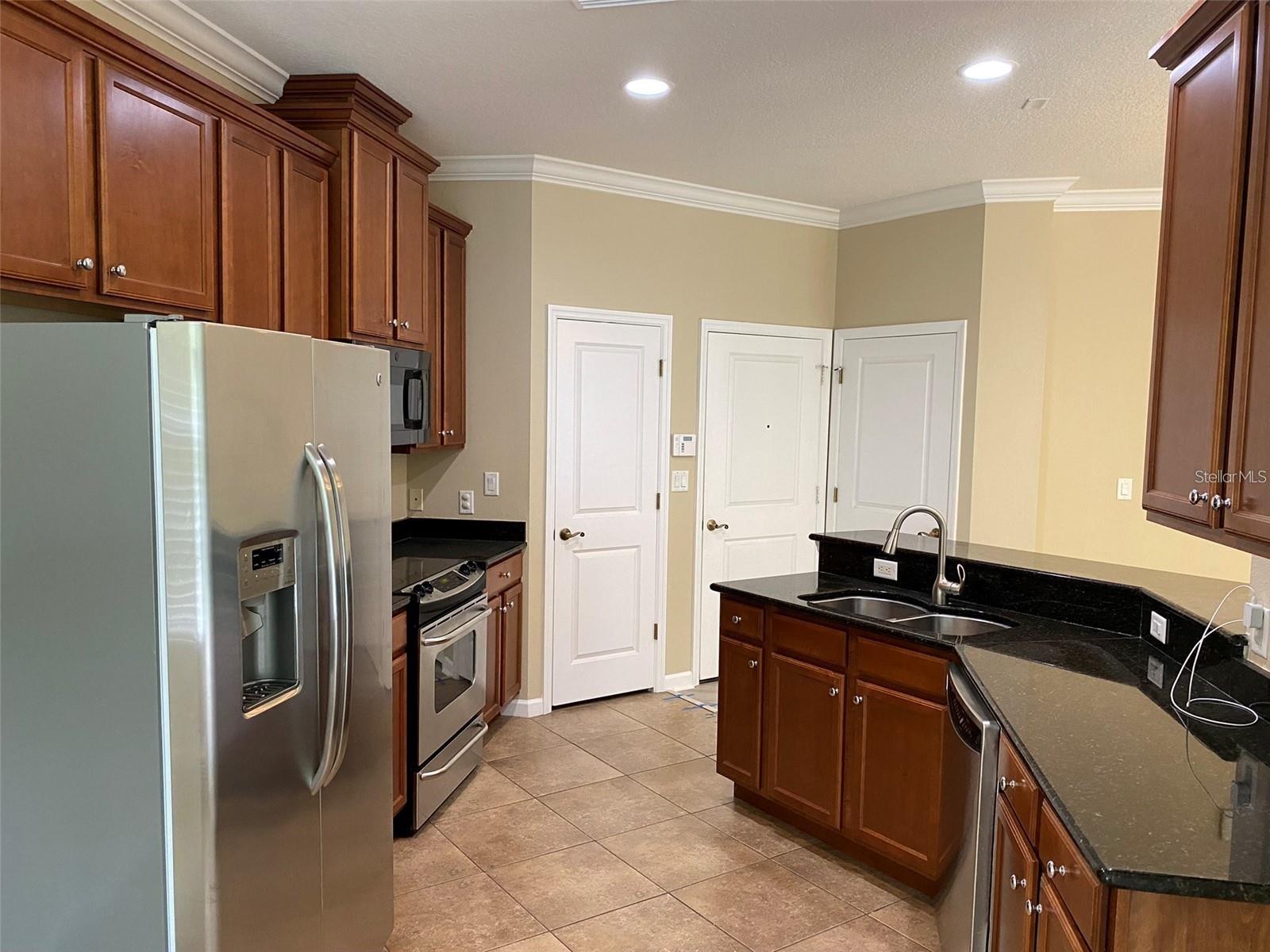 Image 8 of 30 For 8320 Manor Club Circle 4