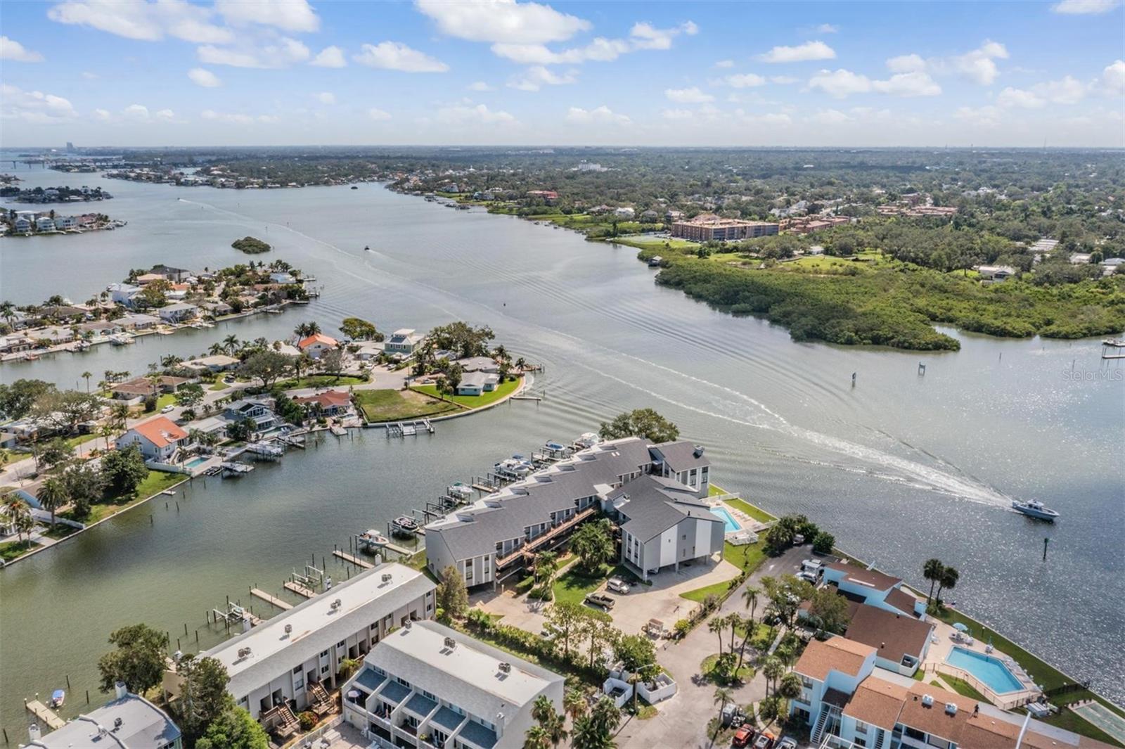 Image 25 of 27 For 326 Windrush Boulevard 103