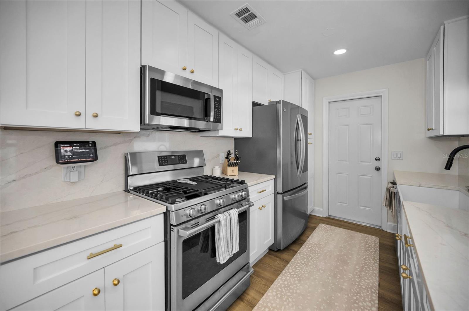 Image 10 of 36 For 1557 77th Avenue N