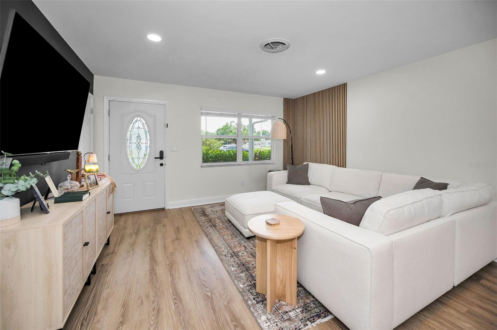Image 5 of 36 For 1557 77th Avenue N