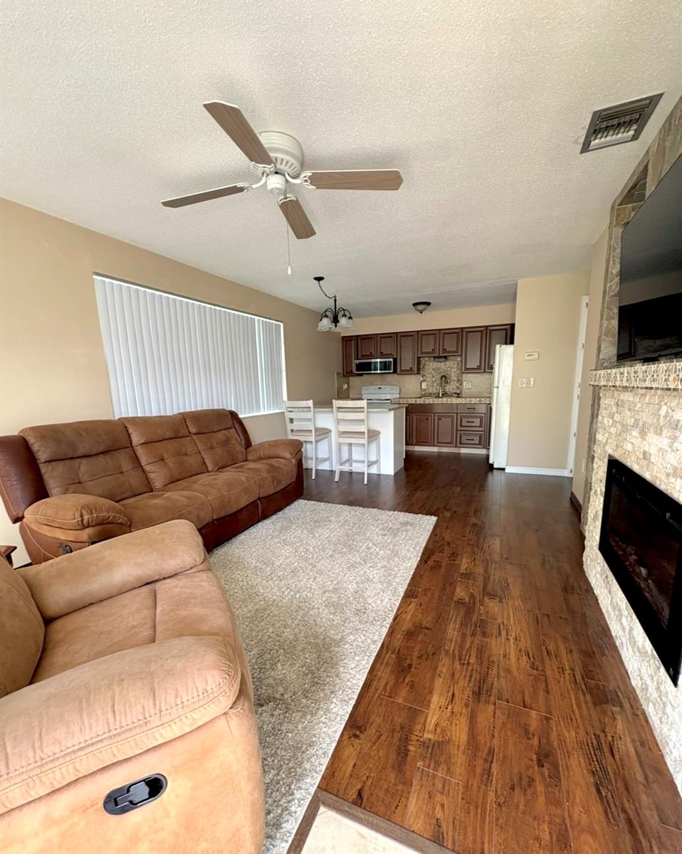 Listing photo id 1 for 4355 Tahitian Gardens Circle D