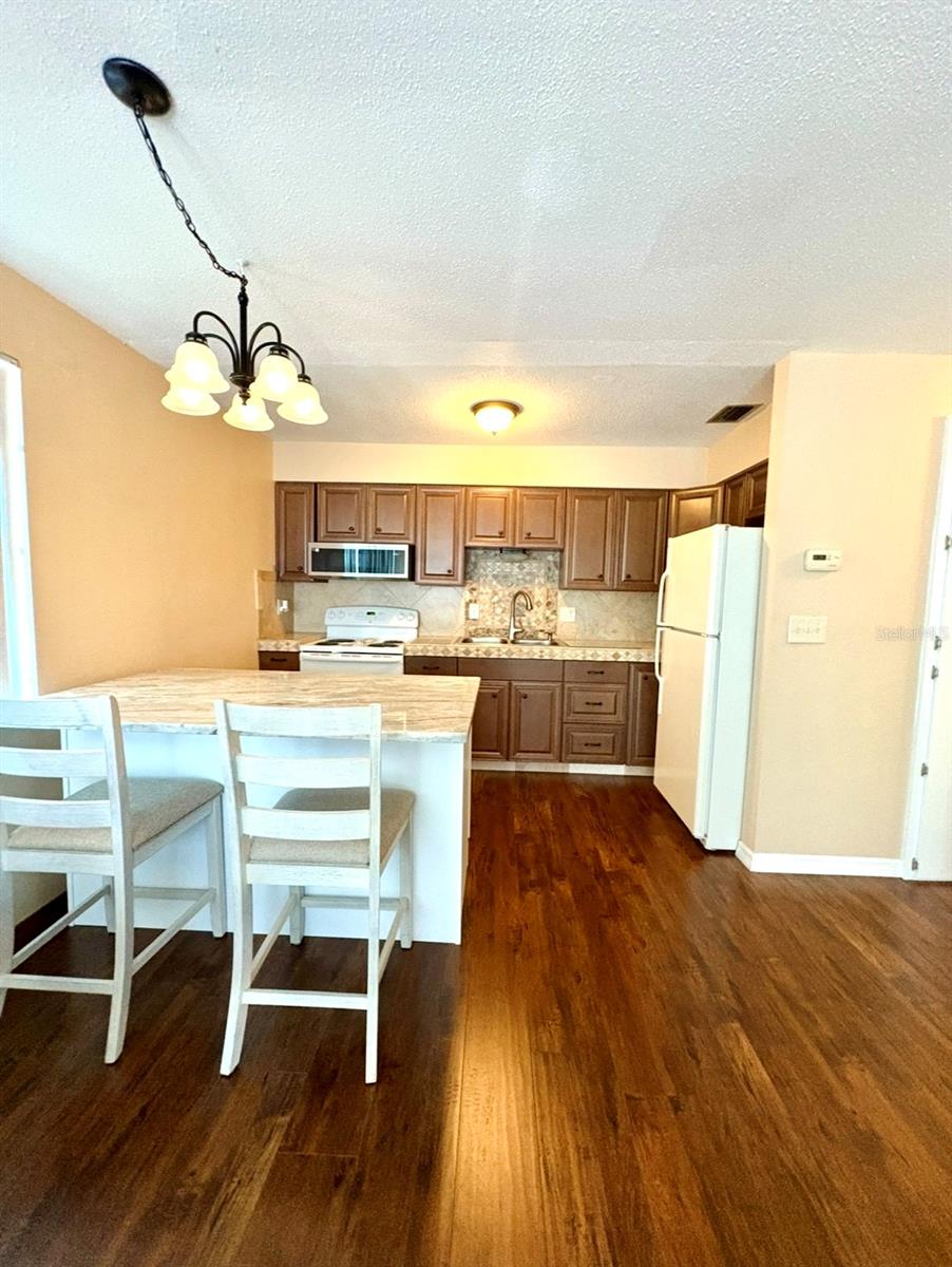 Listing photo id 4 for 4355 Tahitian Gardens Circle D
