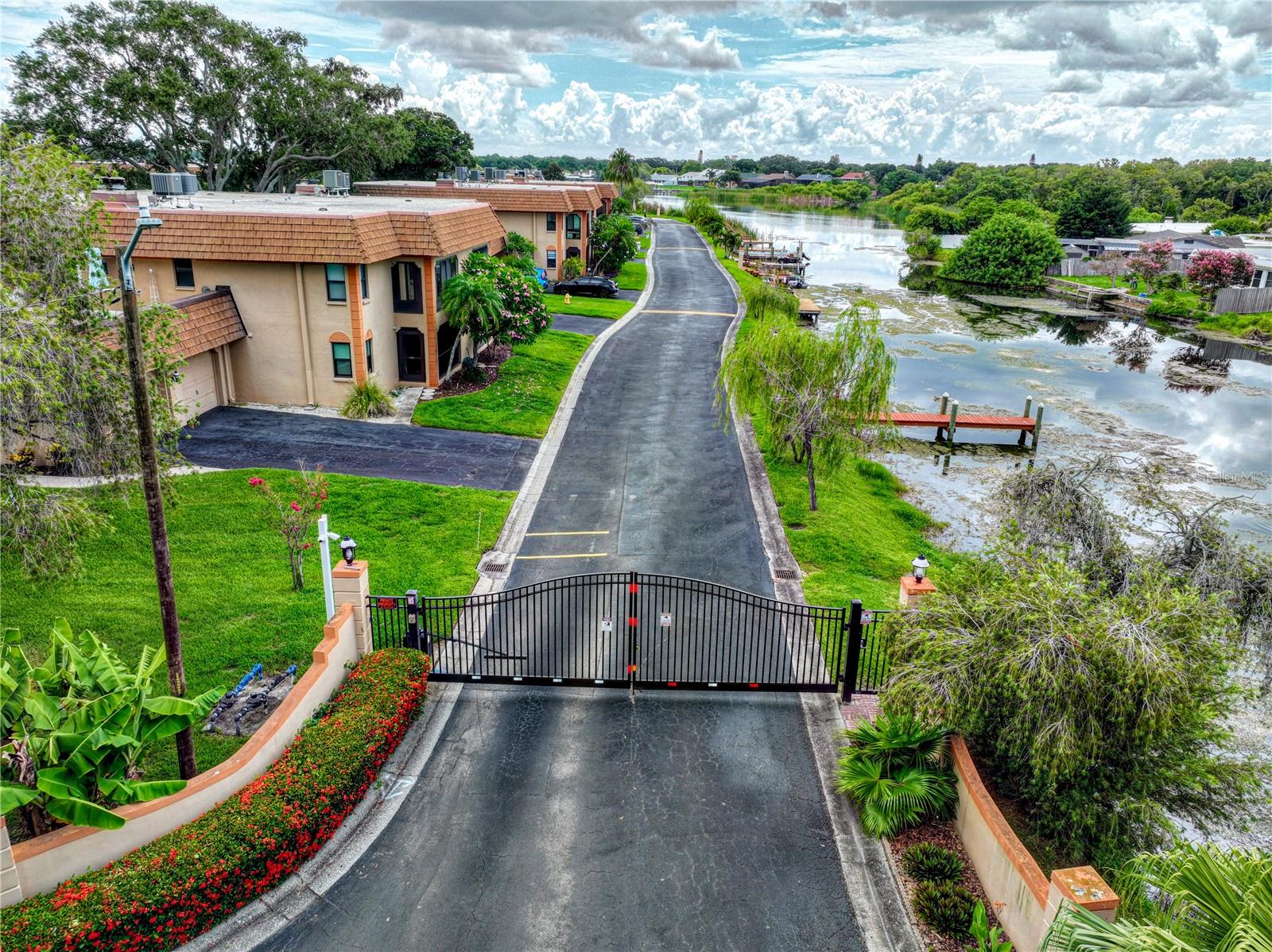 Image 34 of 38 For 10196 Seminole Island Drive