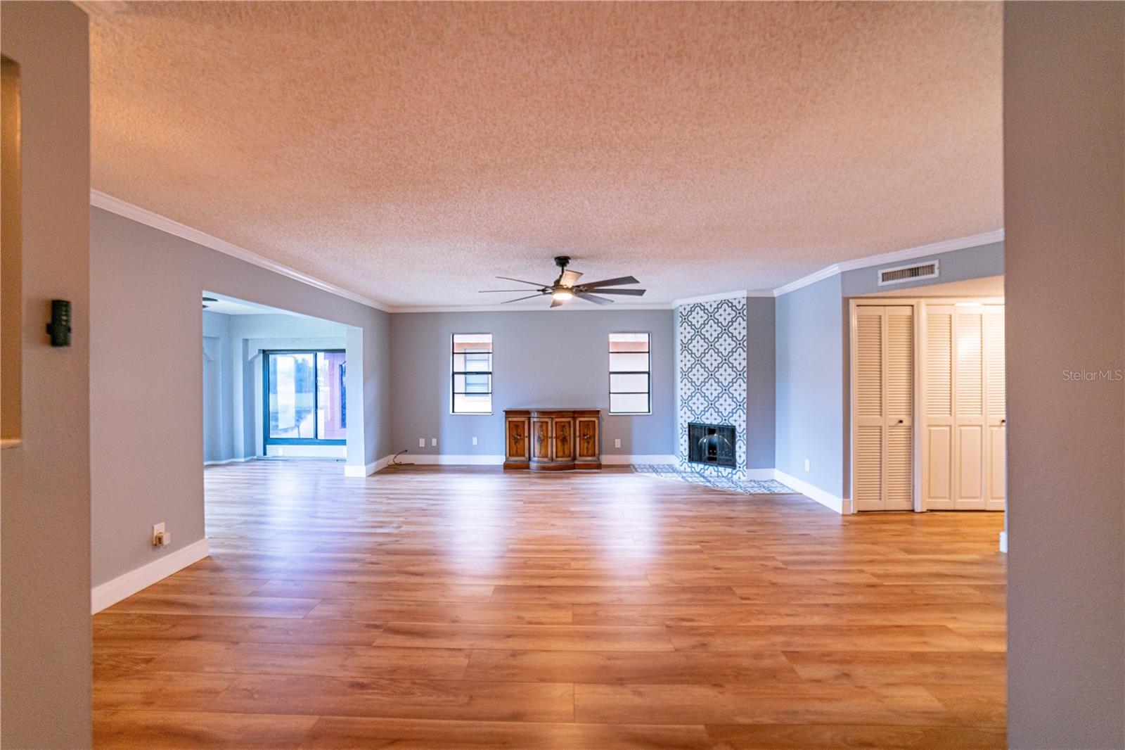 Image 4 of 38 For 10196 Seminole Island Drive