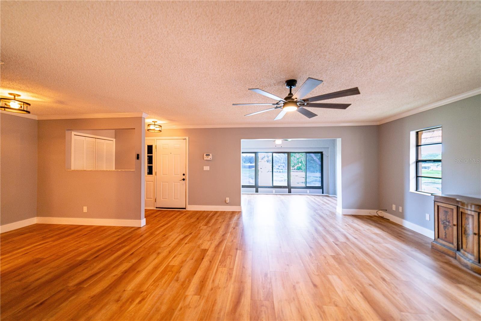 Image 5 of 38 For 10196 Seminole Island Drive