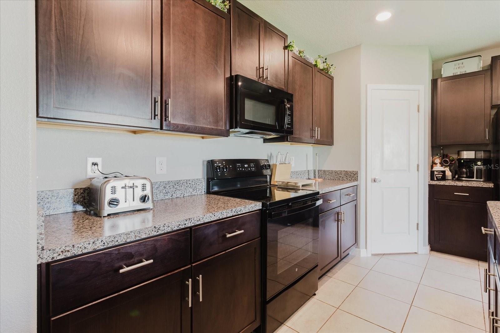 Image 11 of 48 For 17156 Yellow Pine Street