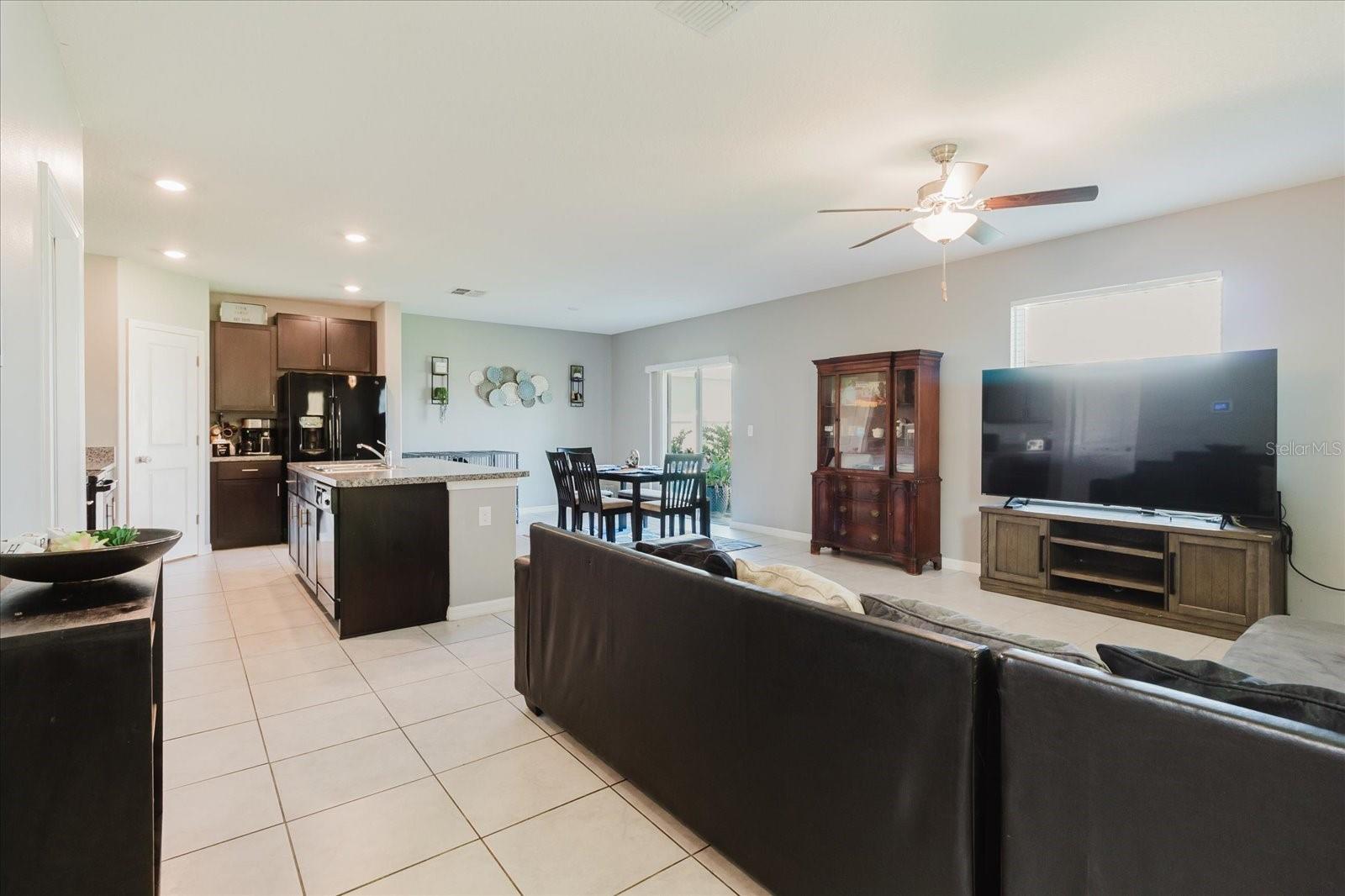 Image 4 of 48 For 17156 Yellow Pine Street