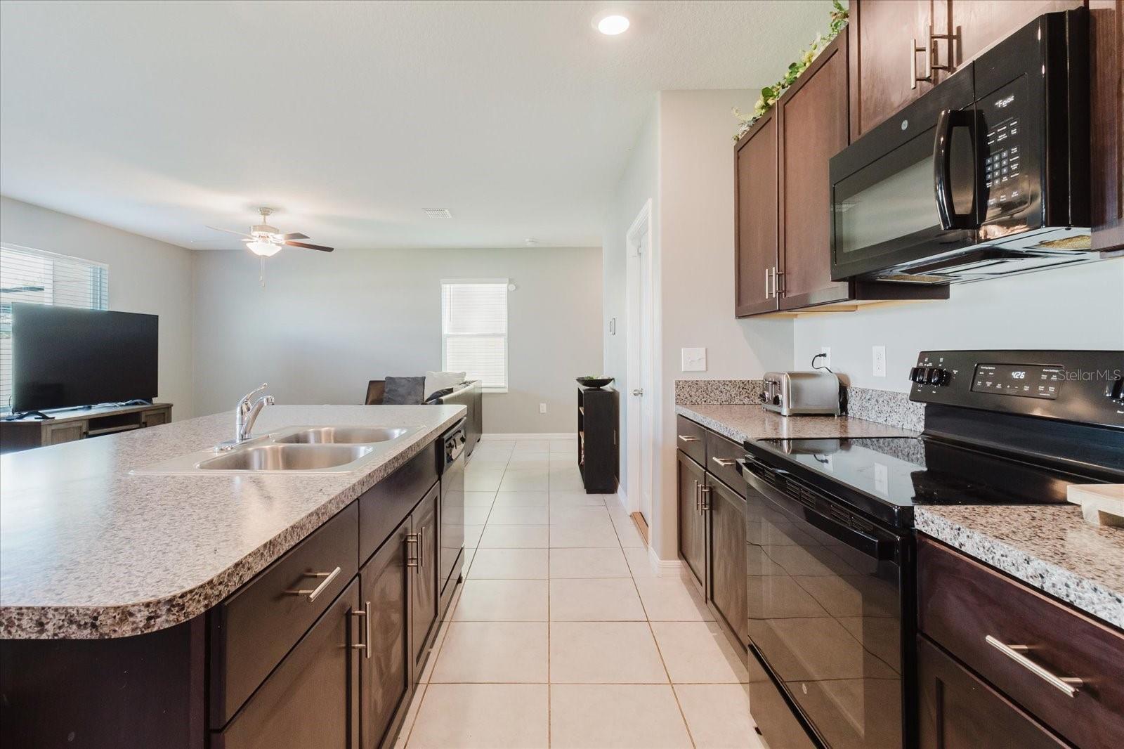 Image 9 of 48 For 17156 Yellow Pine Street