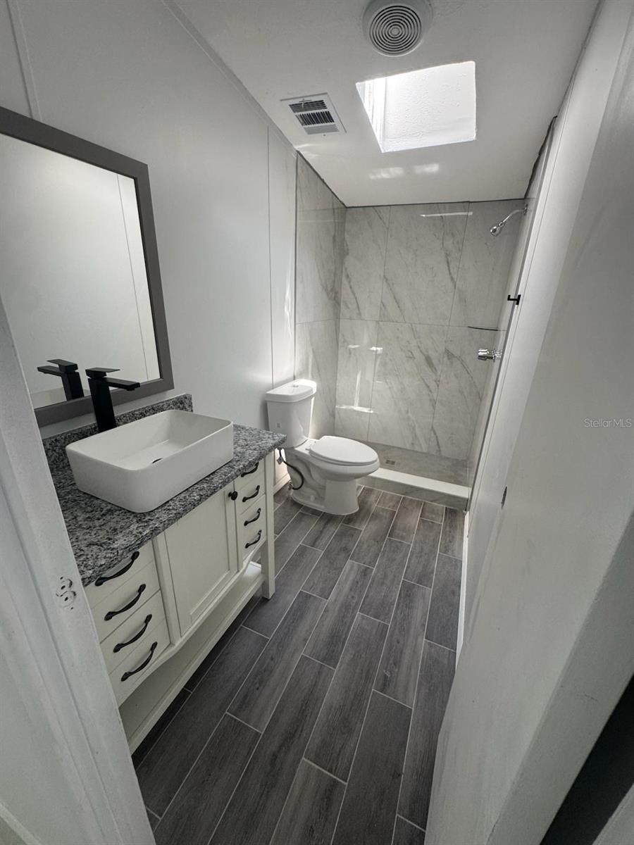 Listing photo id 8 for 9053 Bourbon Street