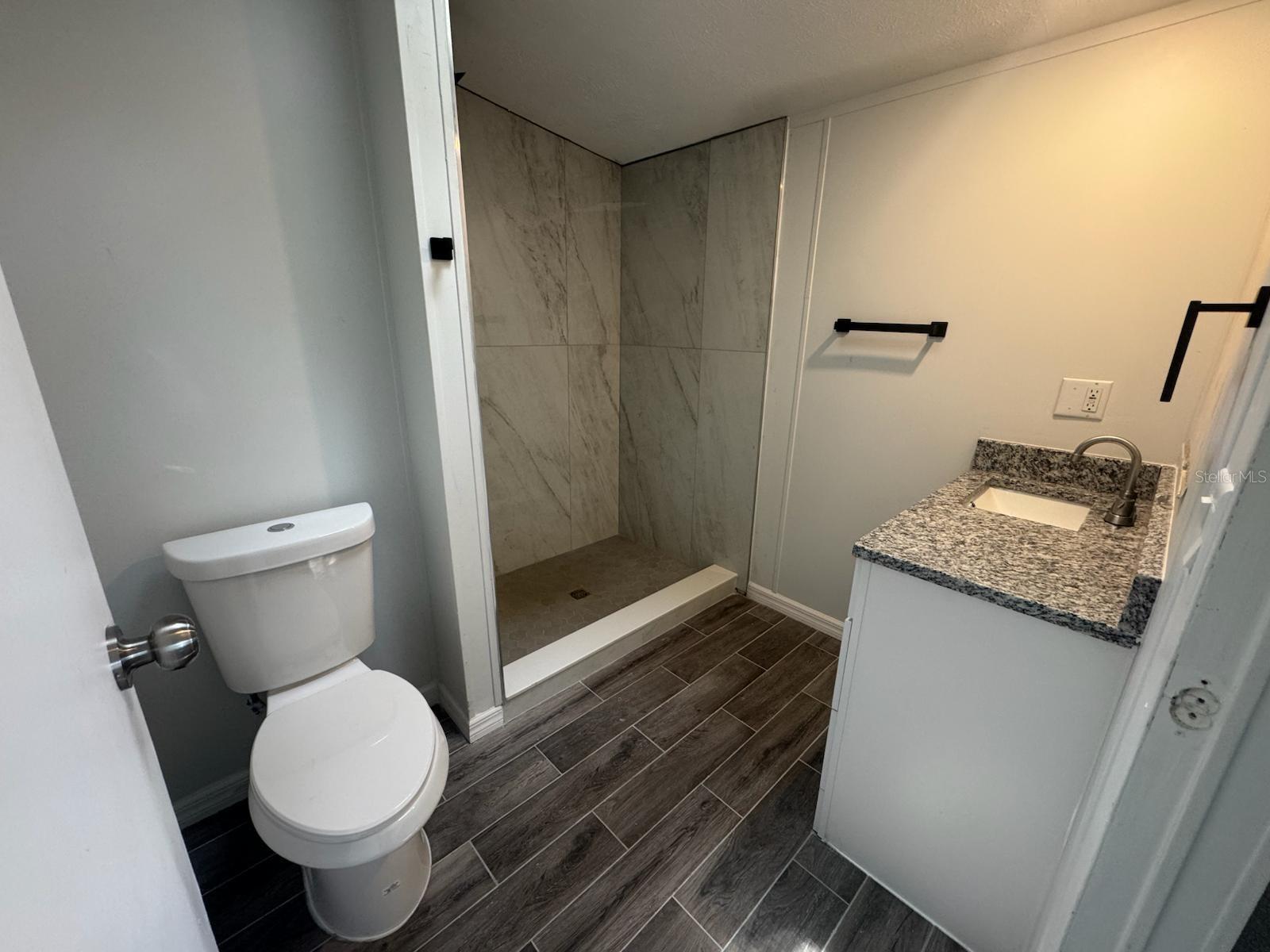 Listing photo id 11 for 9053 Bourbon Street