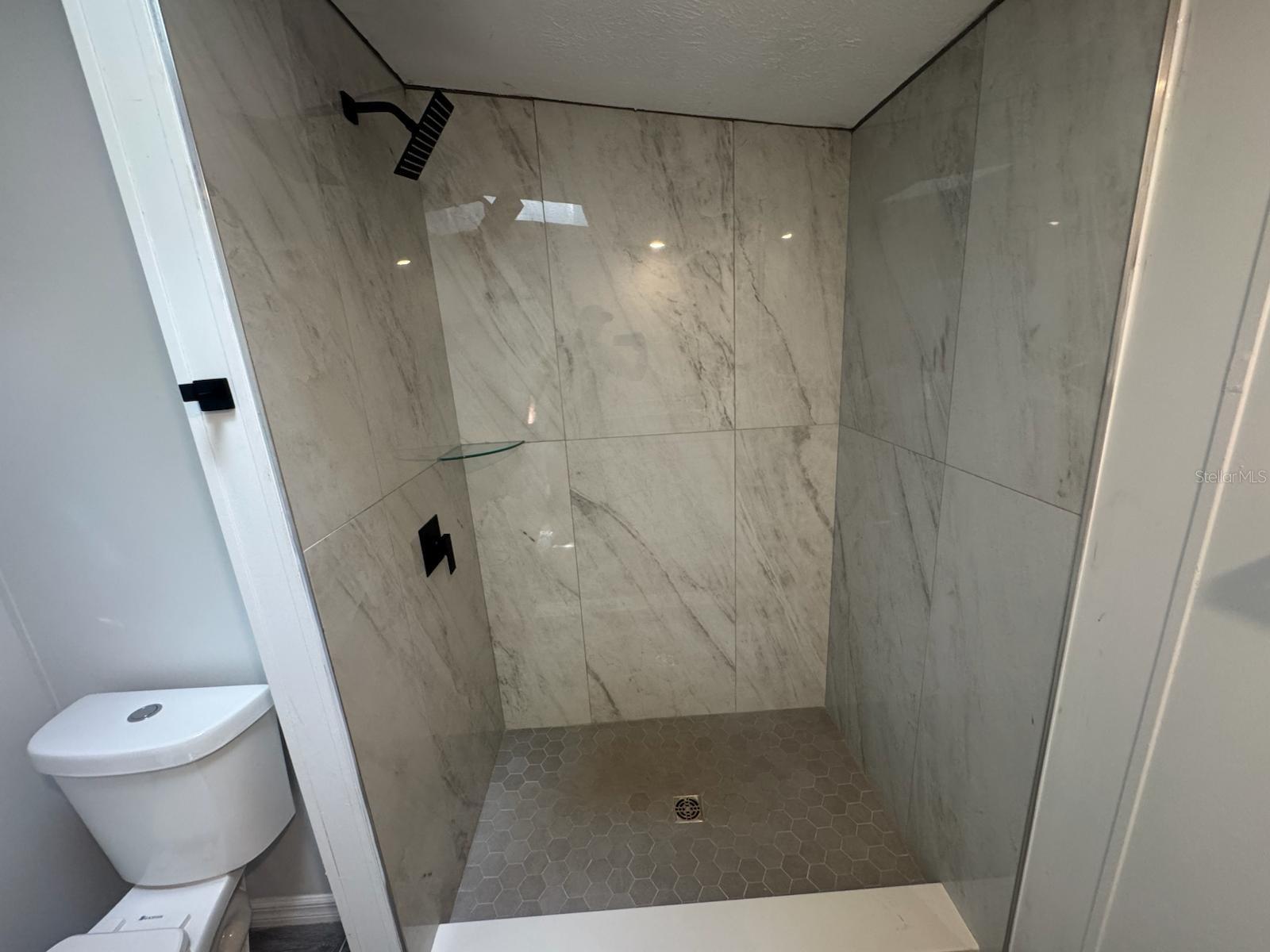 Listing photo id 13 for 9053 Bourbon Street