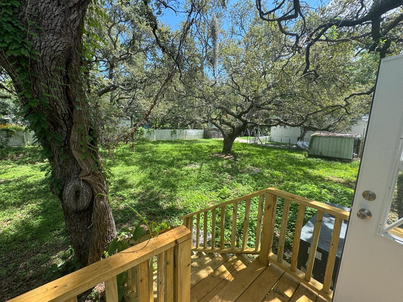 Listing photo id 16 for 9053 Bourbon Street