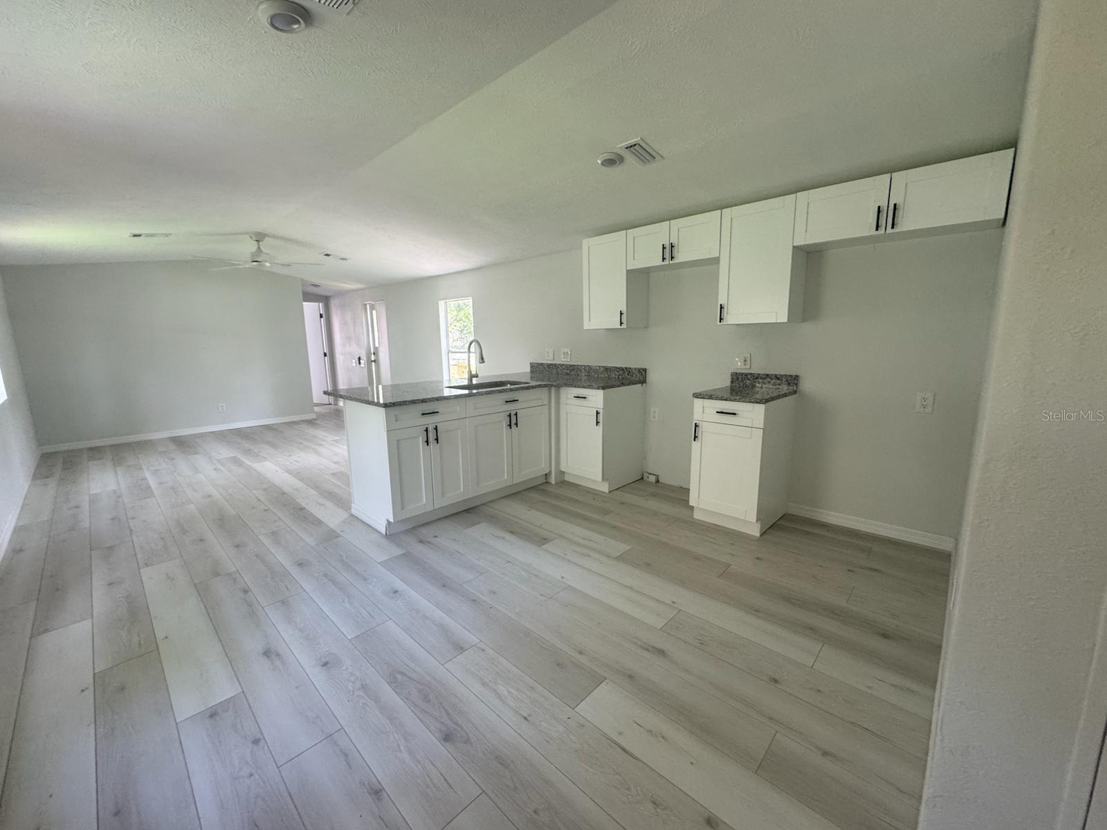 Listing photo id 2 for 9053 Bourbon Street