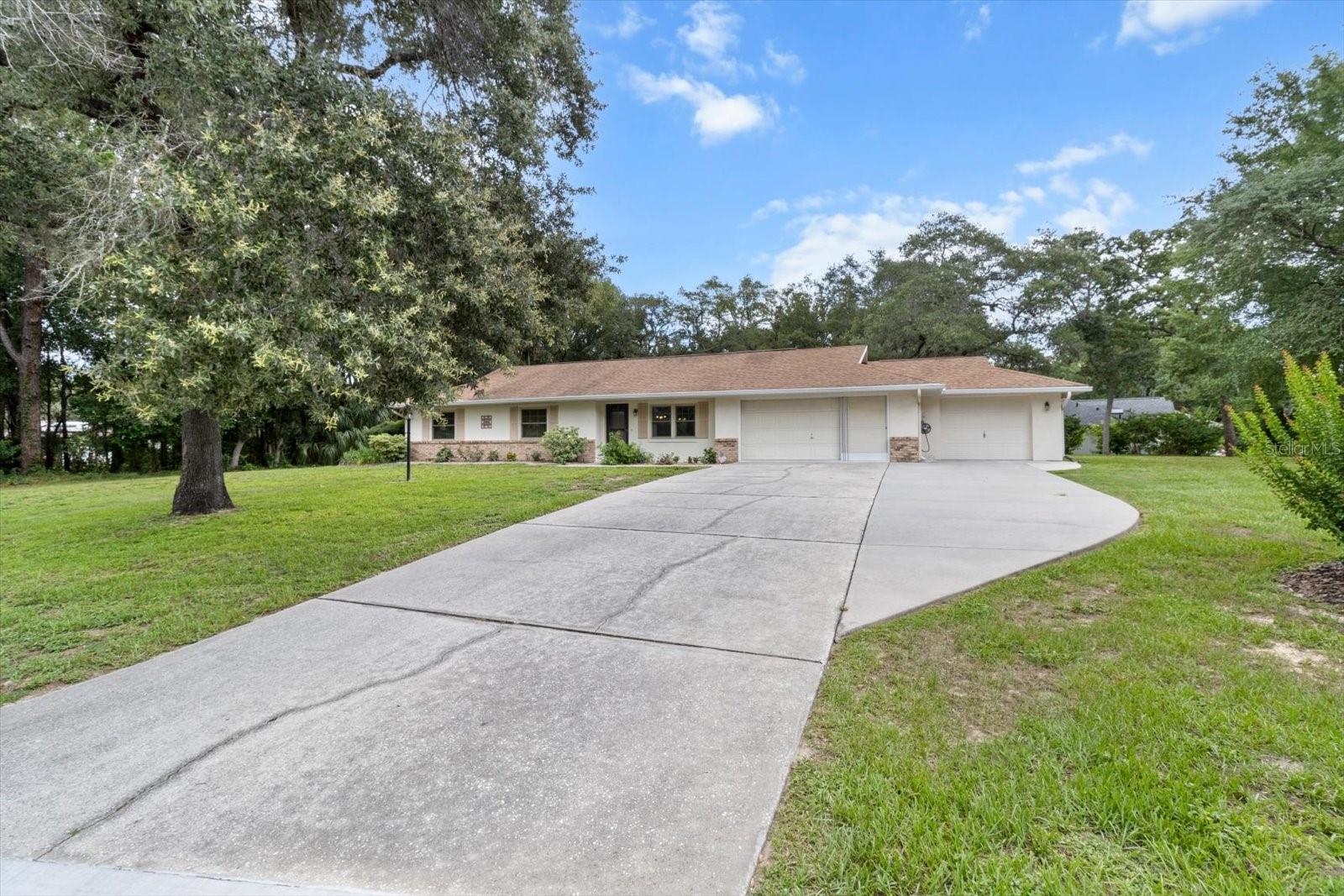 Image 4 of 57 For 1446 Saint James Loop