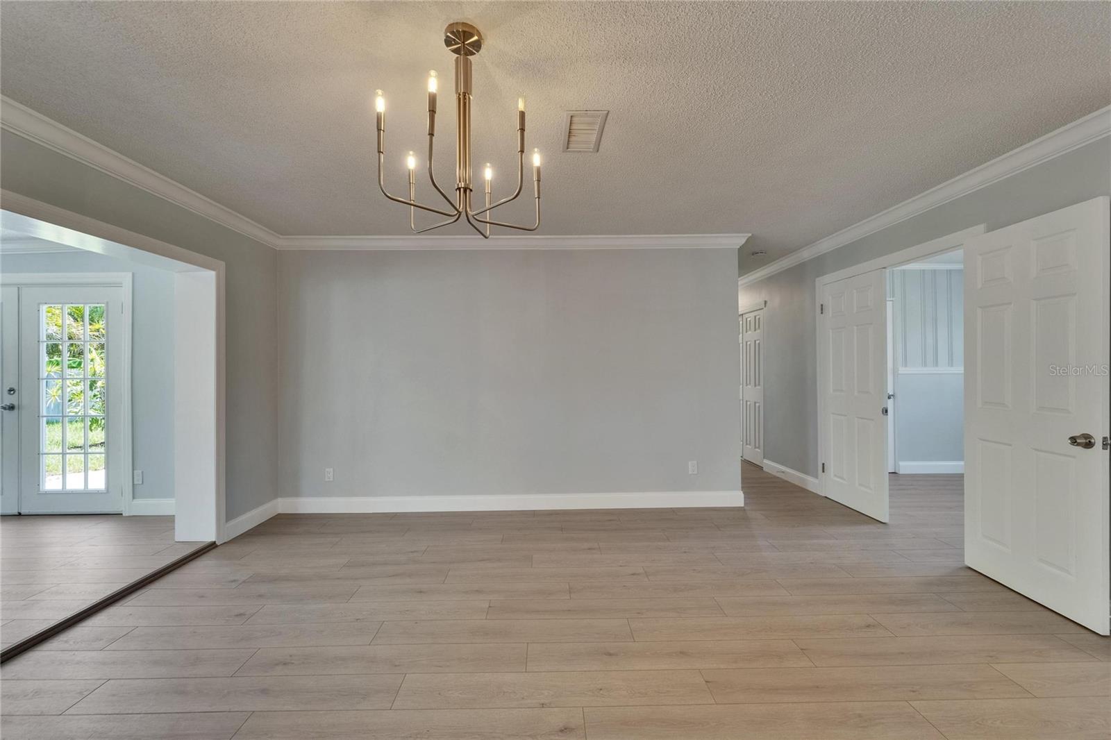 Image 12 of 73 For 4518 Helena Street Ne