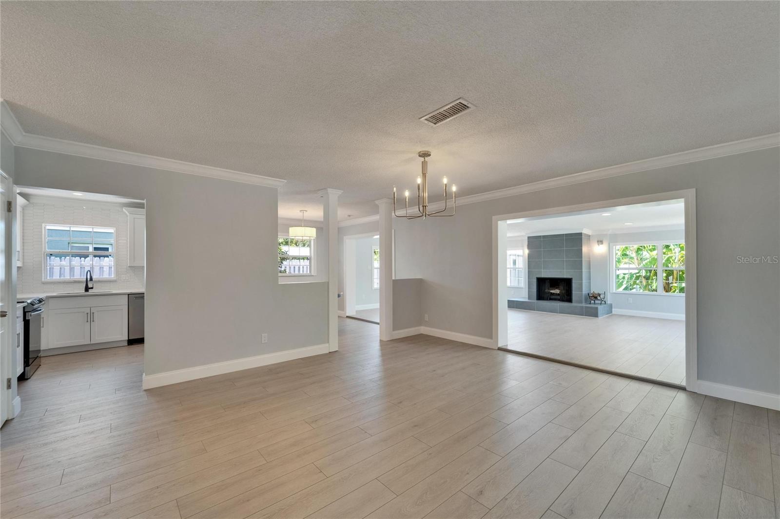 Image 13 of 73 For 4518 Helena Street Ne