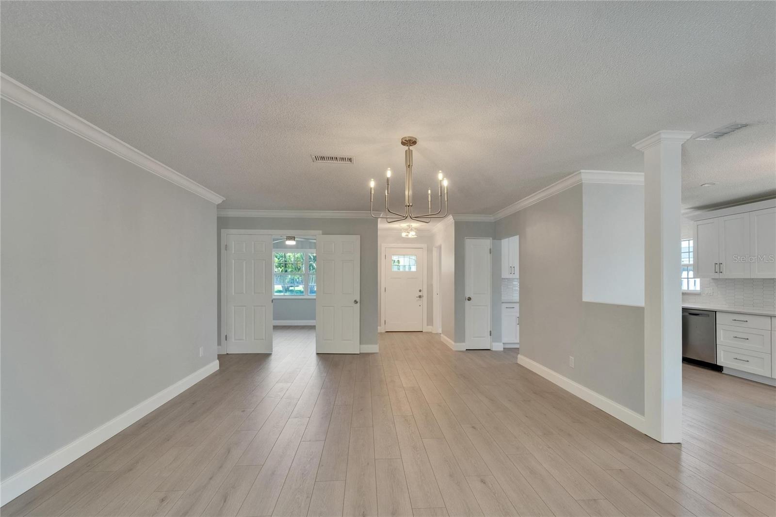 Image 16 of 73 For 4518 Helena Street Ne