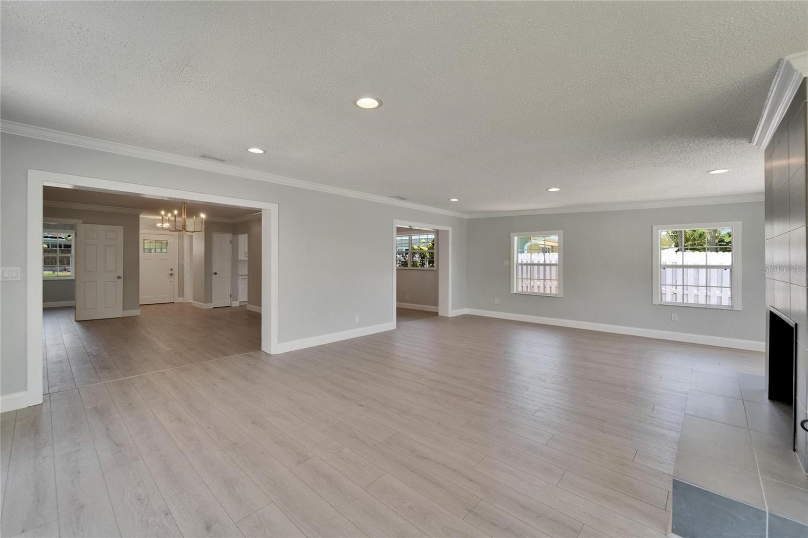 Image 22 of 73 For 4518 Helena Street Ne