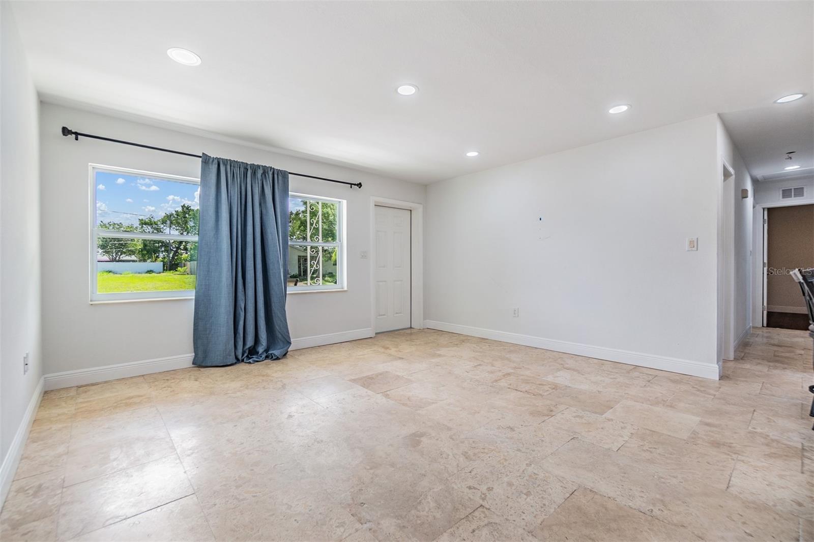 Image 13 of 32 For 954 Dumont Drive