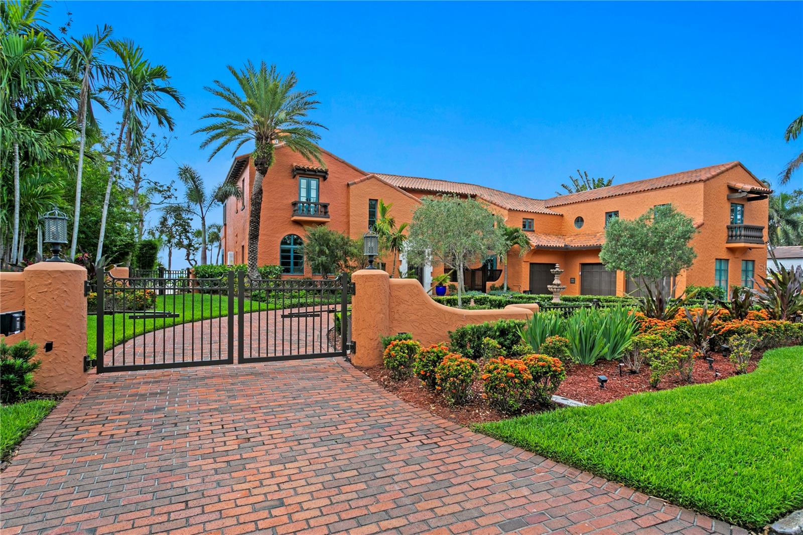 Image 4 of 62 For 501 Brightwaters Boulevard Ne