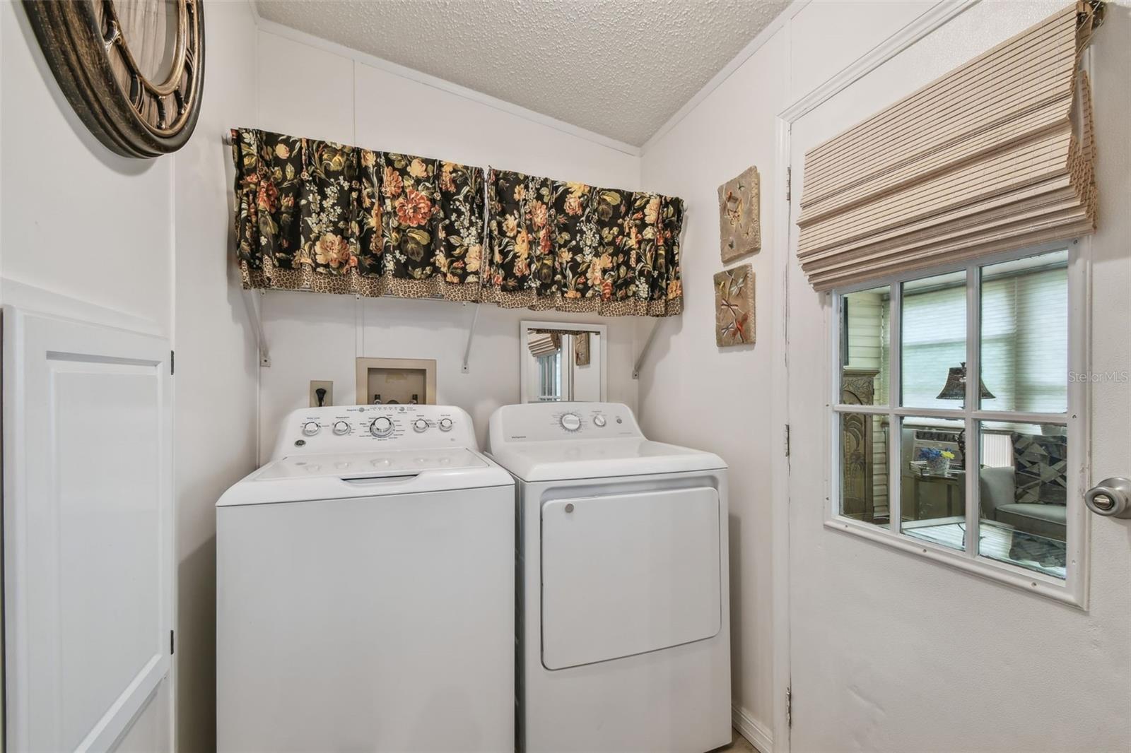 Image 31 of 48 For 427 Pelican Drive S