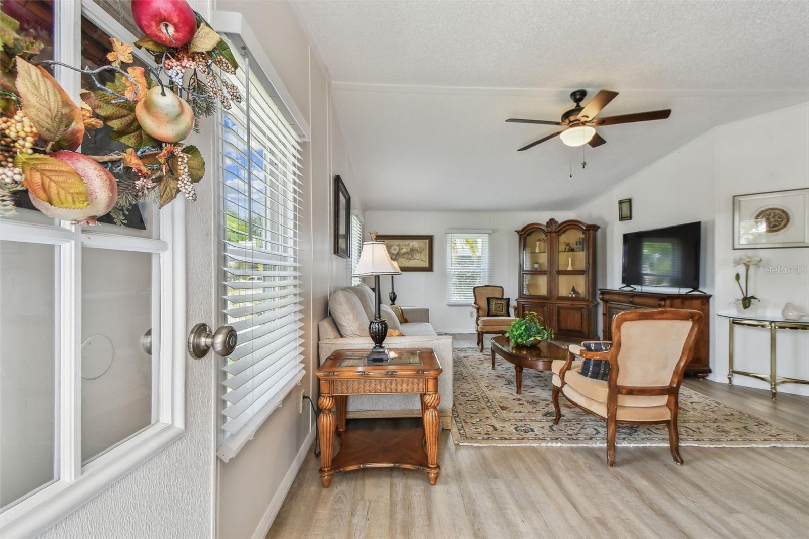 Image 6 of 48 For 427 Pelican Drive S