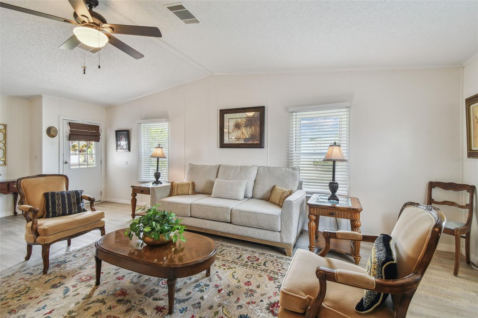 Image 7 of 48 For 427 Pelican Drive S