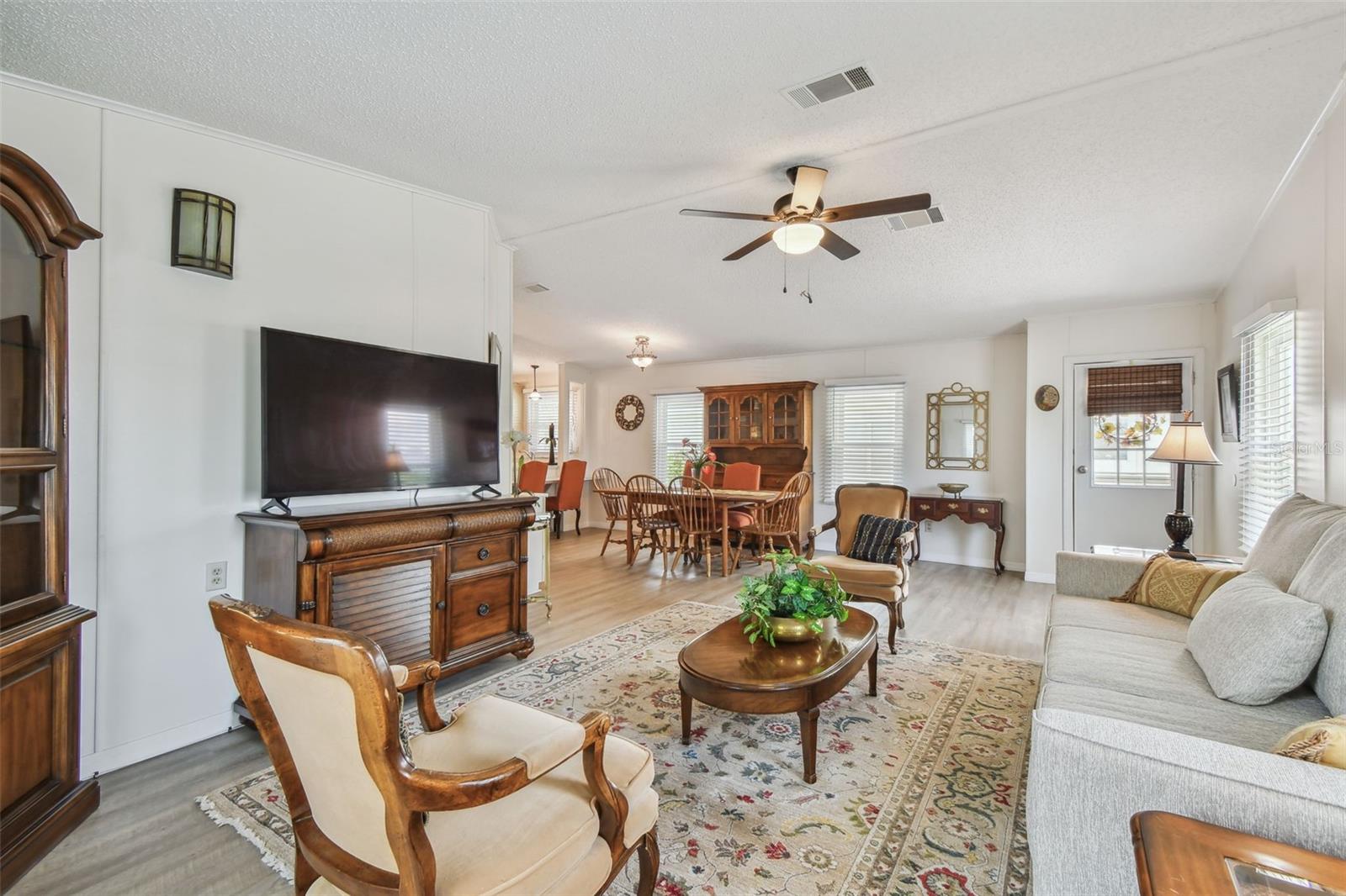 Image 9 of 48 For 427 Pelican Drive S