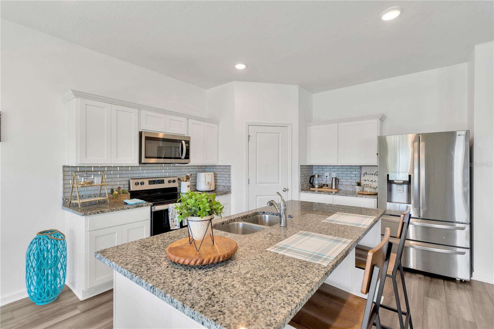 Image 6 of 46 For 35601 Eastbrook Avenue