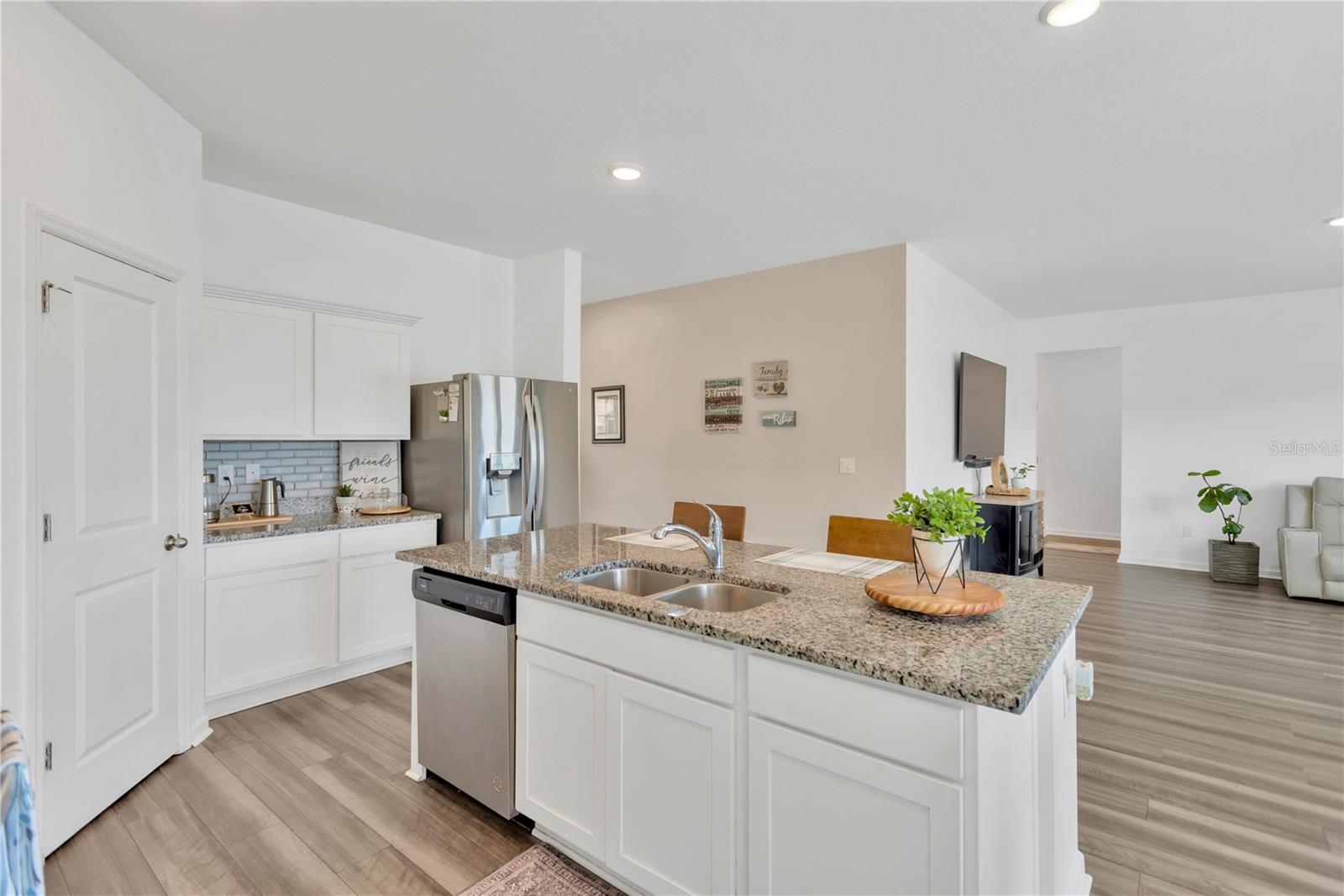 Image 7 of 46 For 35601 Eastbrook Avenue
