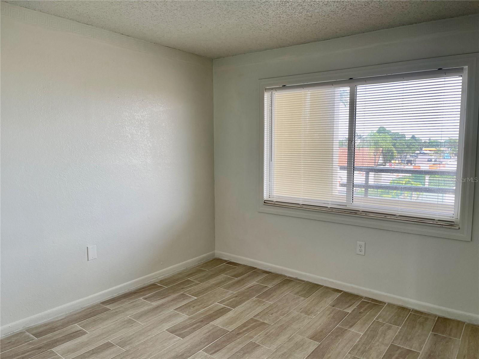 Image 13 of 28 For 103 1st Street E 215
