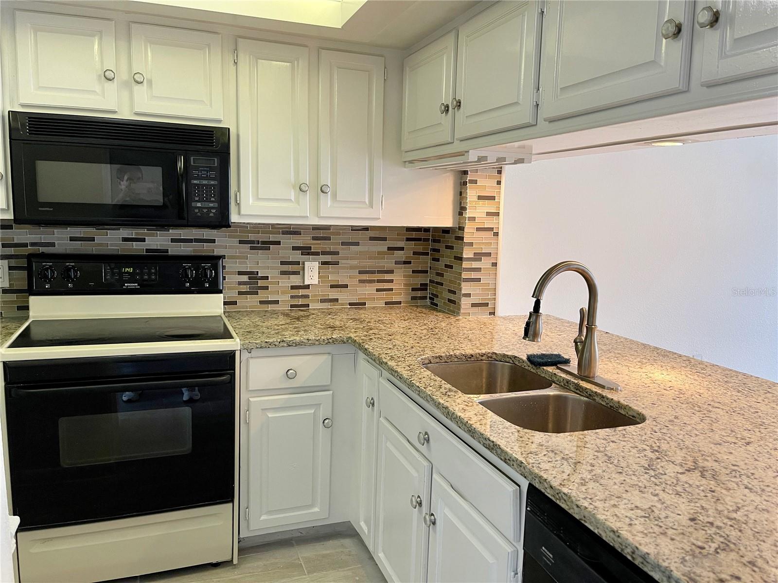 Image 3 of 28 For 103 1st Street E 215