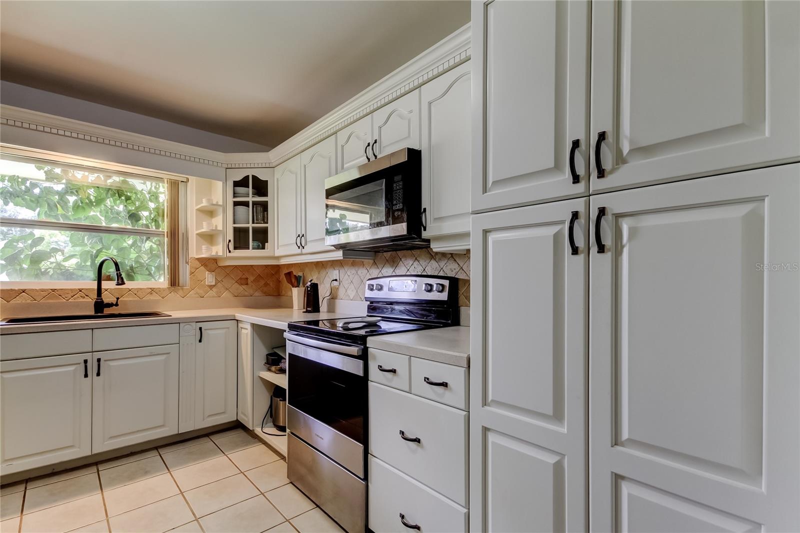 Image 19 of 46 For 1868 Lombardy Drive