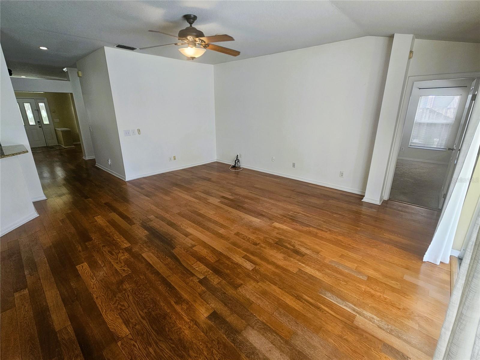 Image 23 of 33 For 9708 Dunscroft Lane