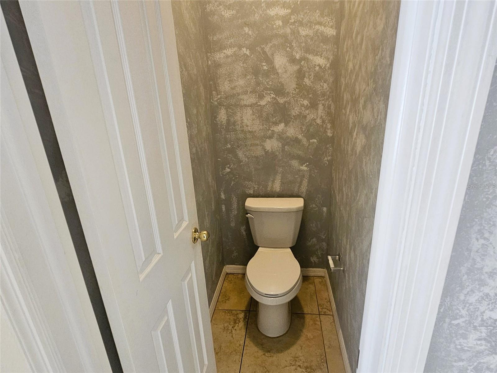 Image 27 of 33 For 9708 Dunscroft Lane