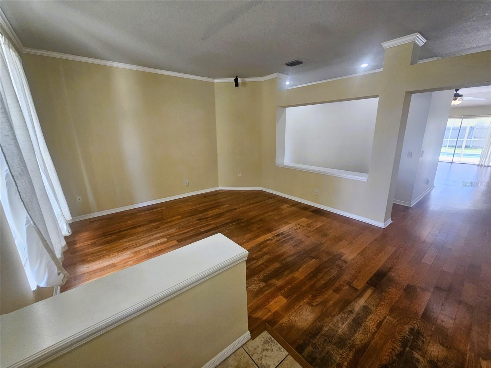 Image 6 of 33 For 9708 Dunscroft Lane