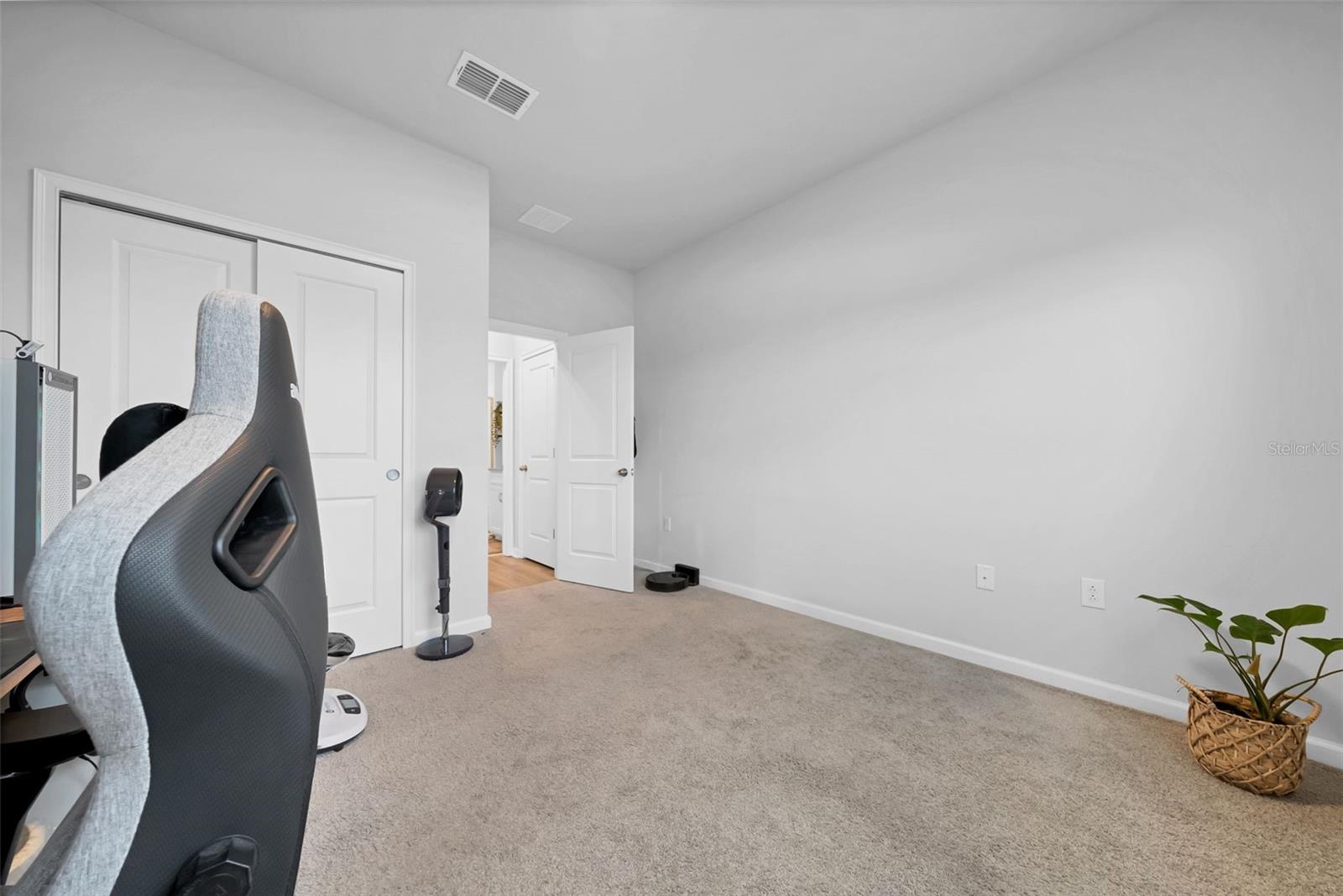 Listing photo id 21 for 19272 Blue Pond Drive